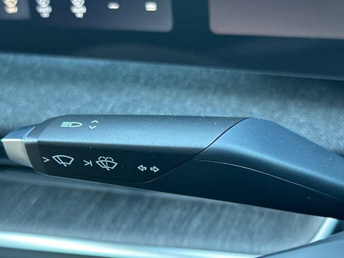 Used 2025 Lucid Air Pure RWD image 34