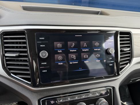 Used 2023 Volkswagen Atlas SE AWD/4WD image 18