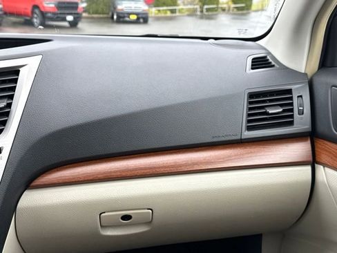 Used 2014 Subaru Outback 3.6R Limited AWD/4WD image 14