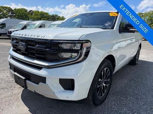 Certified 2025 Ford Expedition Max Platinum AWD/4WD image 3