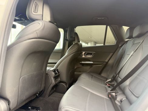 Used 2025 Mercedes-Benz GLC 300 image 7