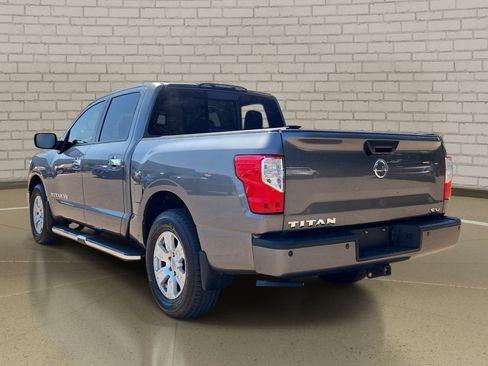Used 2018 Nissan Titan SV w/ SV Convenience Package RWD image 7