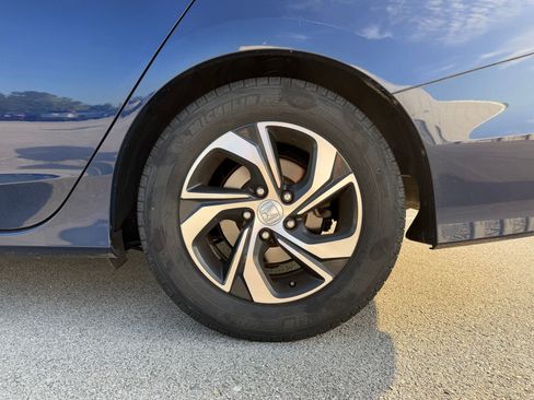 Used 2016 Honda Accord LX image 10