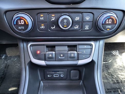 Used 2024 GMC Terrain AT4 w/ Tech Package AWD/4WD image 15