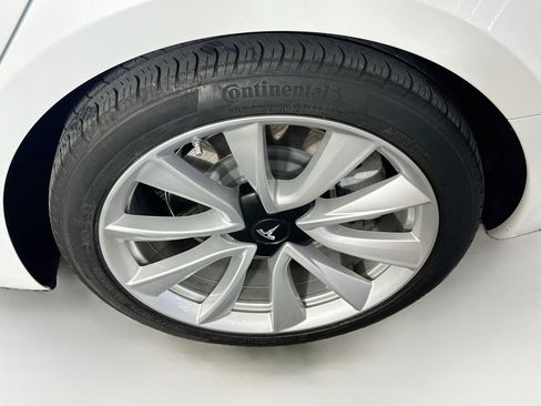 Used 2018 Tesla Model 3 Long Range RWD image 11