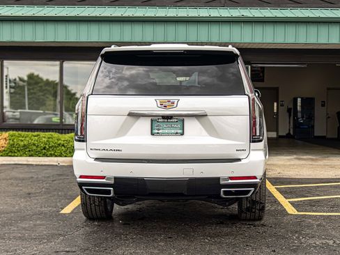 Used 2025 Cadillac Escalade ESV Premium Luxury w/ Touring Package AWD/4WD image 12