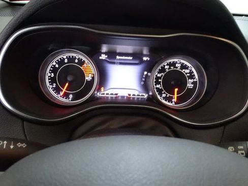 Used 2019 Jeep Cherokee Limited AWD/4WD image 19