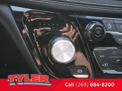 New 2027 Chrysler Pacifica Select FWD image 30