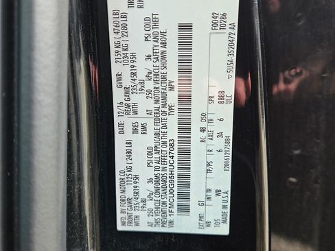 Used 2017 Ford Escape SE w/ Equipment Group 201A FWD image 13