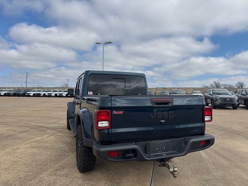 Used 2025 Jeep Gladiator Sport image 17