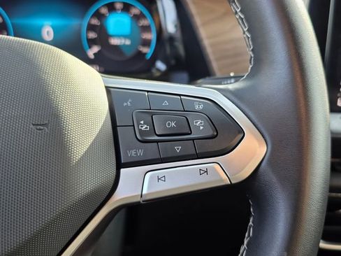 Used 2024 Volkswagen Atlas SE image 32