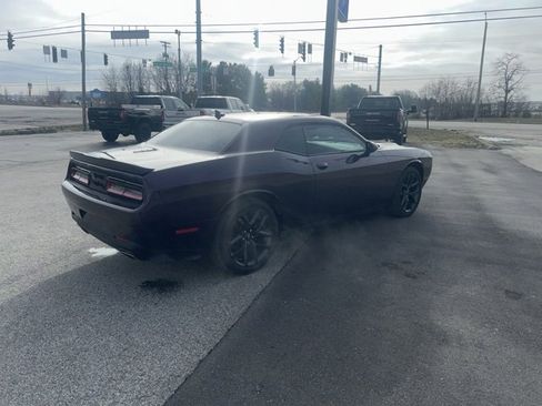 Used 2021 Dodge Challenger SXT w/ Plus Package image 7
