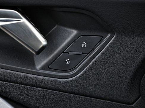 Certified 2025 Audi Q3 2.0T Premium w/ Convenience Package image 15