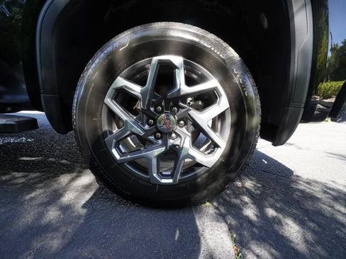 Used 2024 GMC Sierra 1500 SLT w/ SLT Premium Plus Package image 42