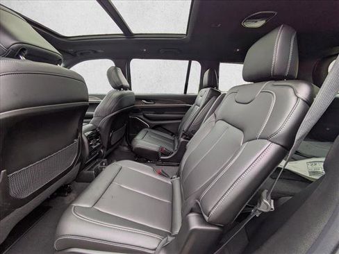 New 2026 Jeep Grand Cherokee L Limited w/ Limited Altitude Package AWD/4WD image 19