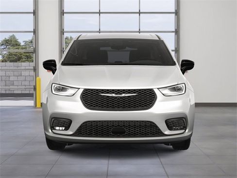 New 2024 Chrysler Pacifica Touring-L image 9