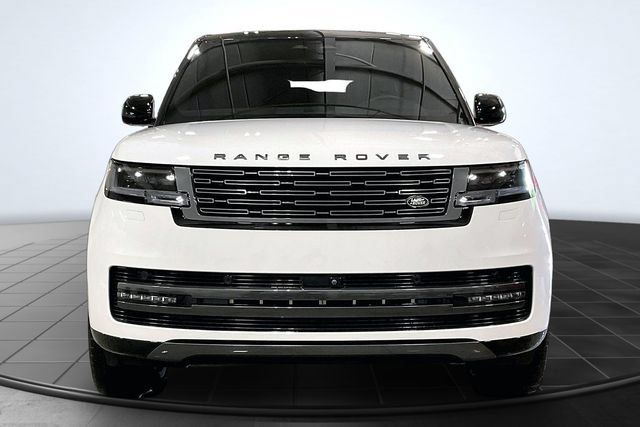 Used 2025 Land Rover Range Rover Long Wheelbase SE AWD/4WD image 3