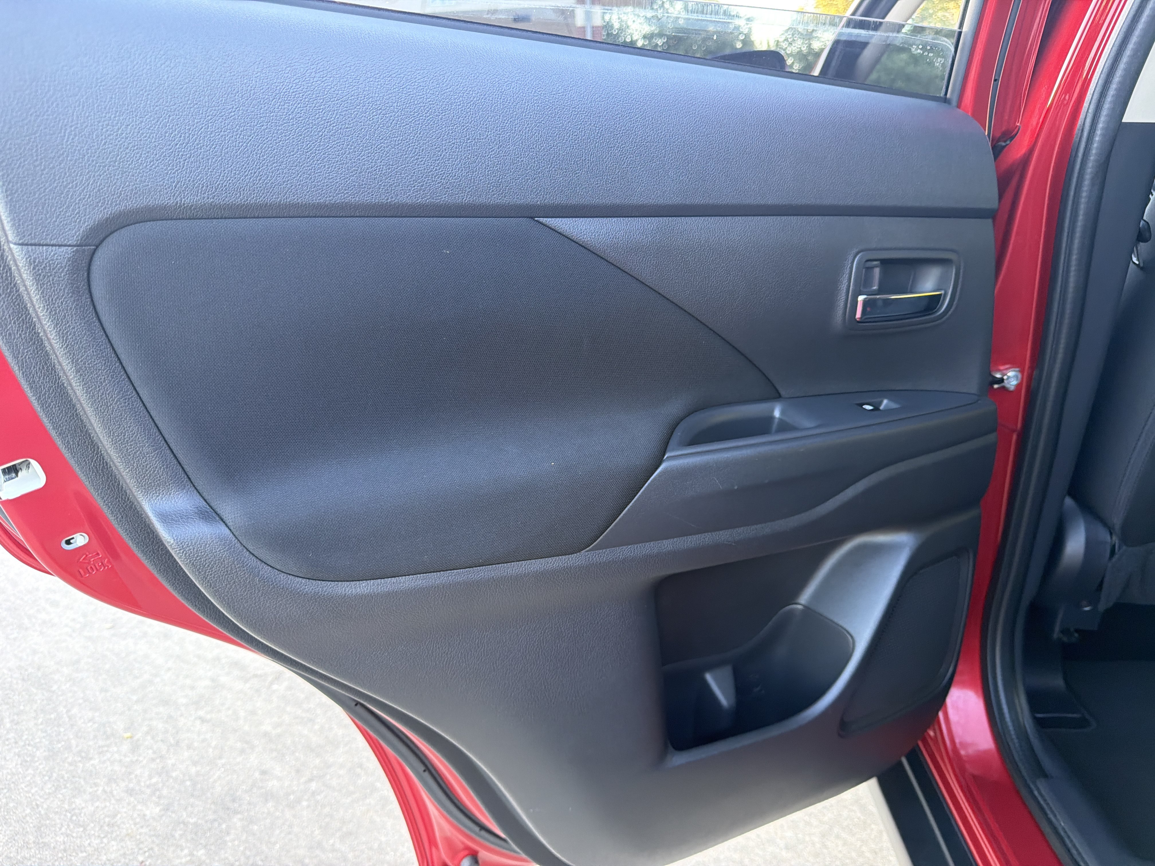 Used 2018 Mitsubishi Outlander SE FWD image 19