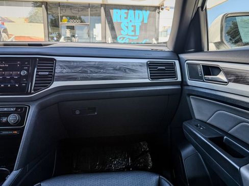 Used 2022 Volkswagen Atlas Cross Sport SE AWD/4WD image 29