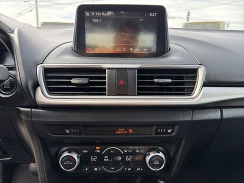 Used 2018 MAZDA MAZDA3 Touring image 33