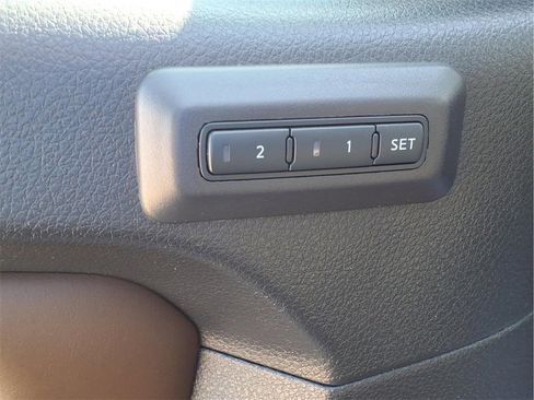 Used 2019 Nissan Titan Platinum Reserve image 10