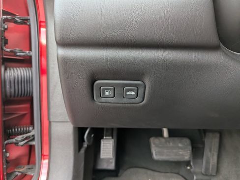 Used 2004 Cadillac XLR RWD image 14