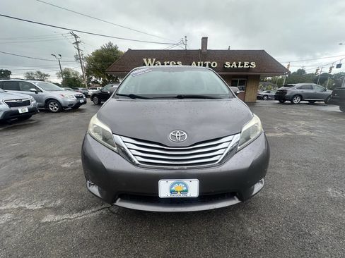 Used 2015 Toyota Sienna Limited Premium image 7
