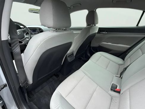 Used 2017 Hyundai Elantra SE FWD image 8