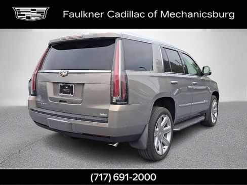 Used 2018 Cadillac Escalade Luxury AWD/4WD image 10