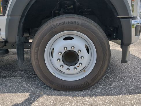 New 2025 Ford F550 2WD Regular Cab Super Duty image 9