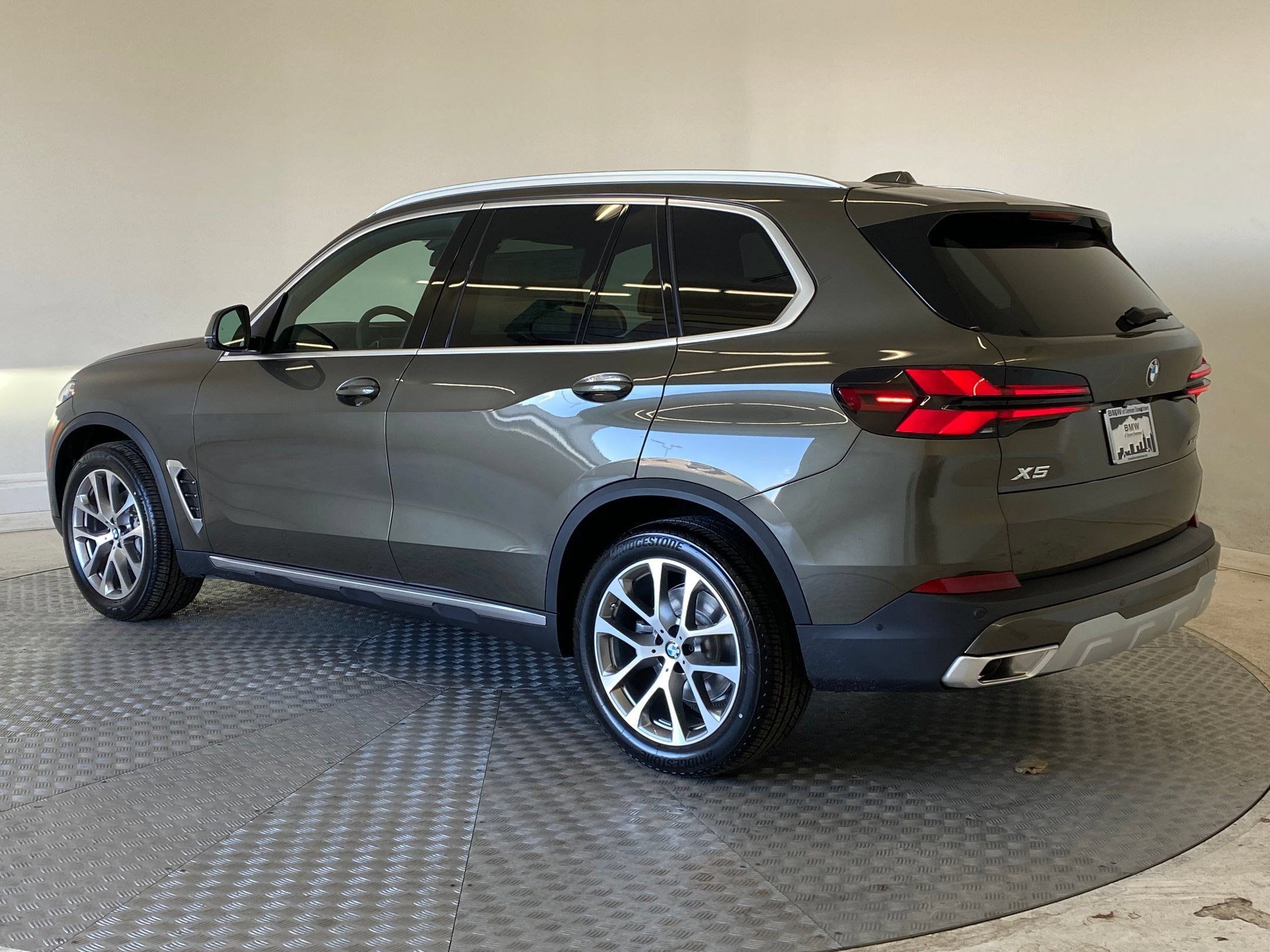 Used 2026 BMW X5 xDrive40i w/ Climate Comfort Package AWD/4WD image 3