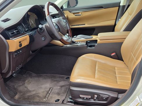 Used 2017 Lexus ES 350 w/ Luxury Package FWD image 9