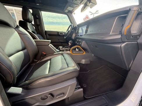 Used 2024 Ford Bronco Badlands image 28
