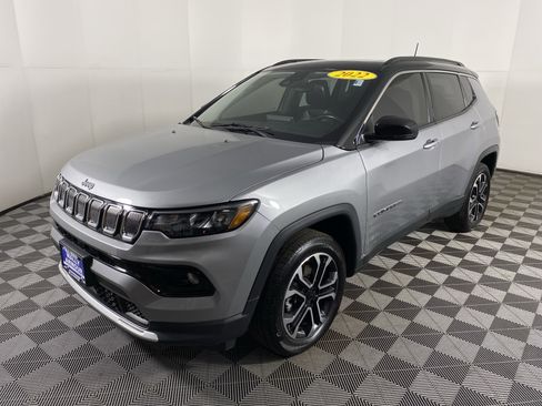Used 2022 Jeep Compass Limited w/ Sun and Sound Group image 12