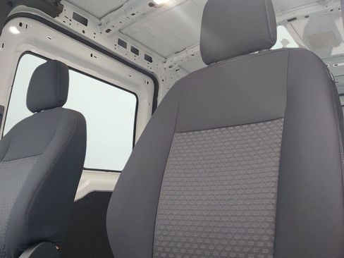 New 2023 Ford E-Transit Medium Roof image 9