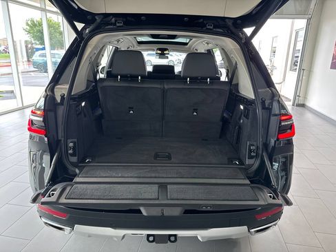 Used 2025 BMW X7 xDrive40i w/ Premium Package AWD/4WD image 9