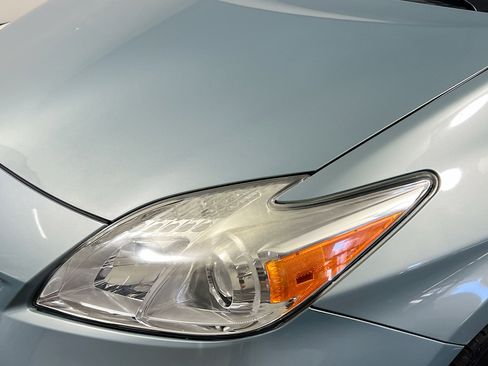 Used 2015 Toyota Prius Two image 11