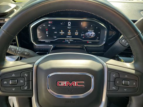 Used 2025 GMC Sierra 1500 SLT RWD image 21