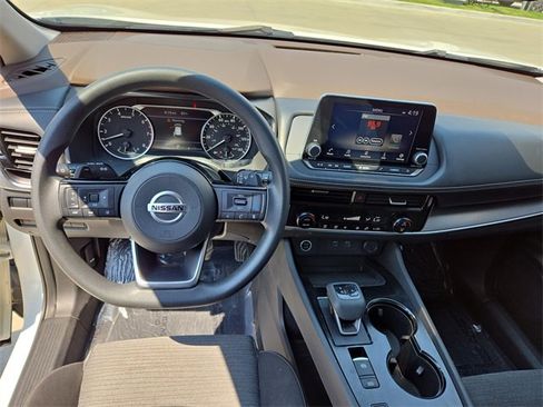 Used 2021 Nissan Rogue SV image 28