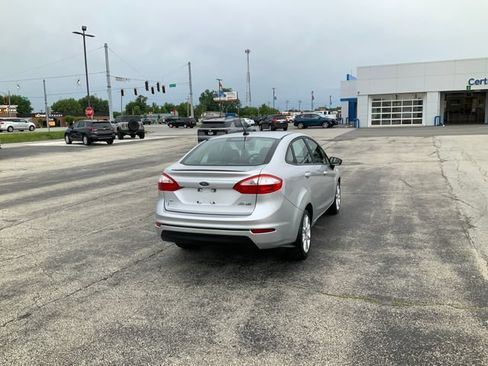 Used 2016 Ford Fiesta SE w/ Equipment Group 201A FWD image 7