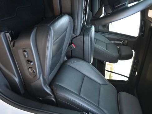 Used 2025 Chevrolet Tahoe Z71 w/ Z71 Off-Road Package image 18