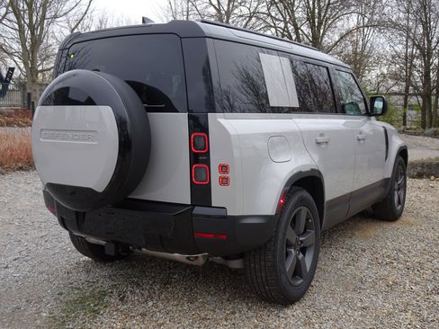 New 2026 Land Rover Defender 110 S image 12