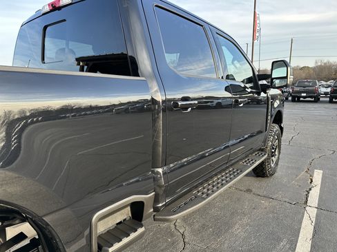 Used 2024 Ford F250 XLT w/ Black Appearance Package image 6