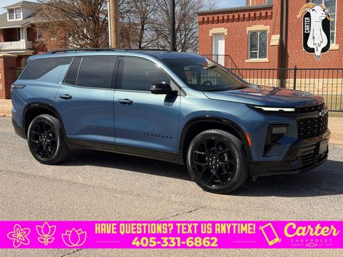 Used 2025 Chevrolet Traverse RS image 1
