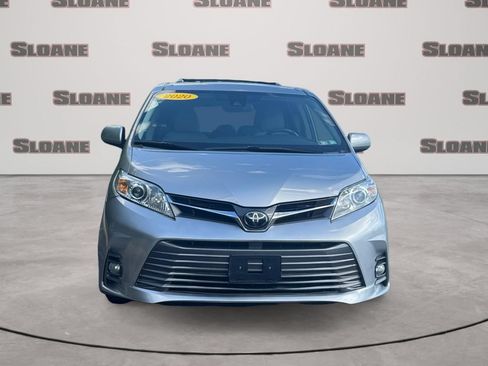 Used 2020 Toyota Sienna XLE w/ Carpet Mat Package FWD image 8