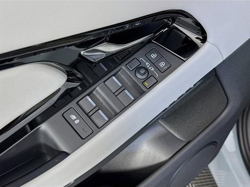 Used 2026 Land Rover Range Rover Evoque S image 20