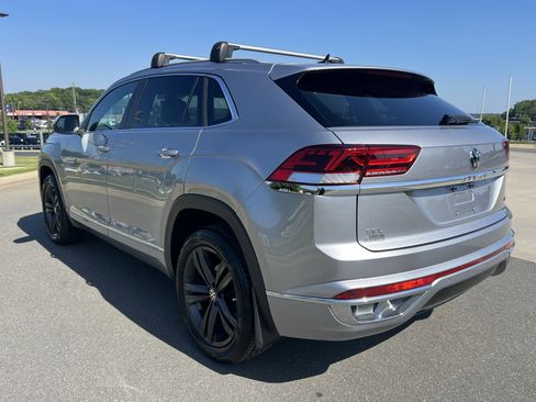 Used 2022 Volkswagen Atlas Cross Sport SEL R-Line AWD/4WD image 6