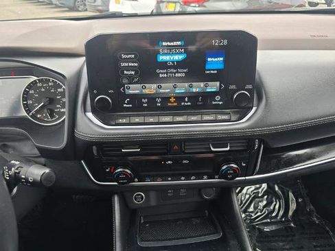 Certified 2022 Nissan Rogue SL w/ SL Premium Package image 9