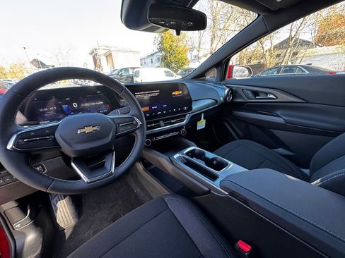 New 2026 Chevrolet Equinox EV LT w/ Comfort Package image 25