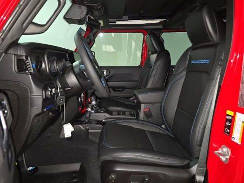 Used 2024 Jeep Wrangler Unlimited Rubicon 4xe image 17